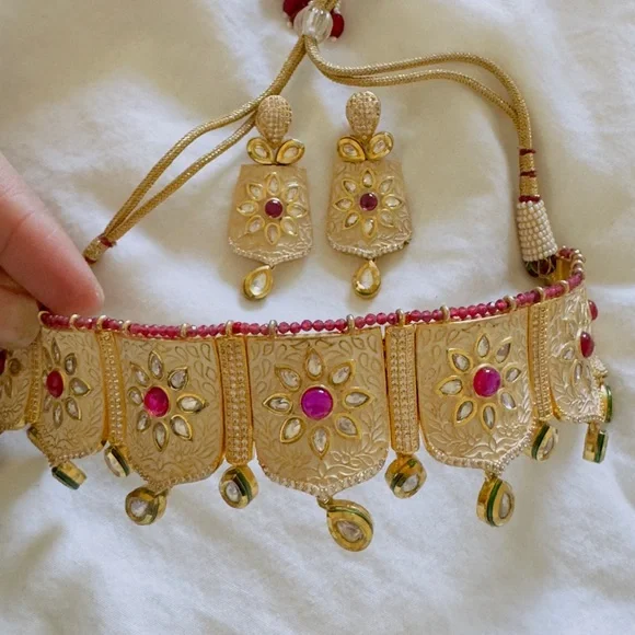 Brand new antique gold plated Indian Pakistani kundan Gold & Pink Necklace Set